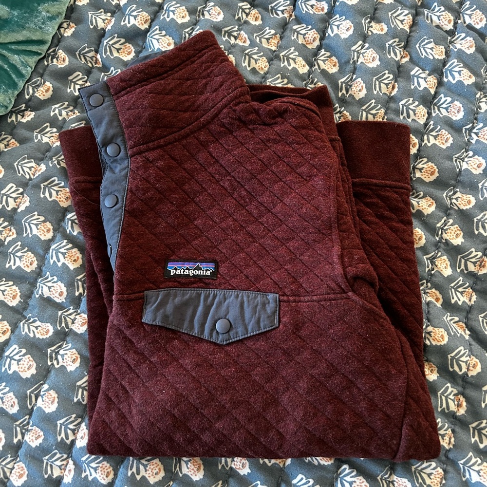 Patagonia Maroon Quilted Pullover